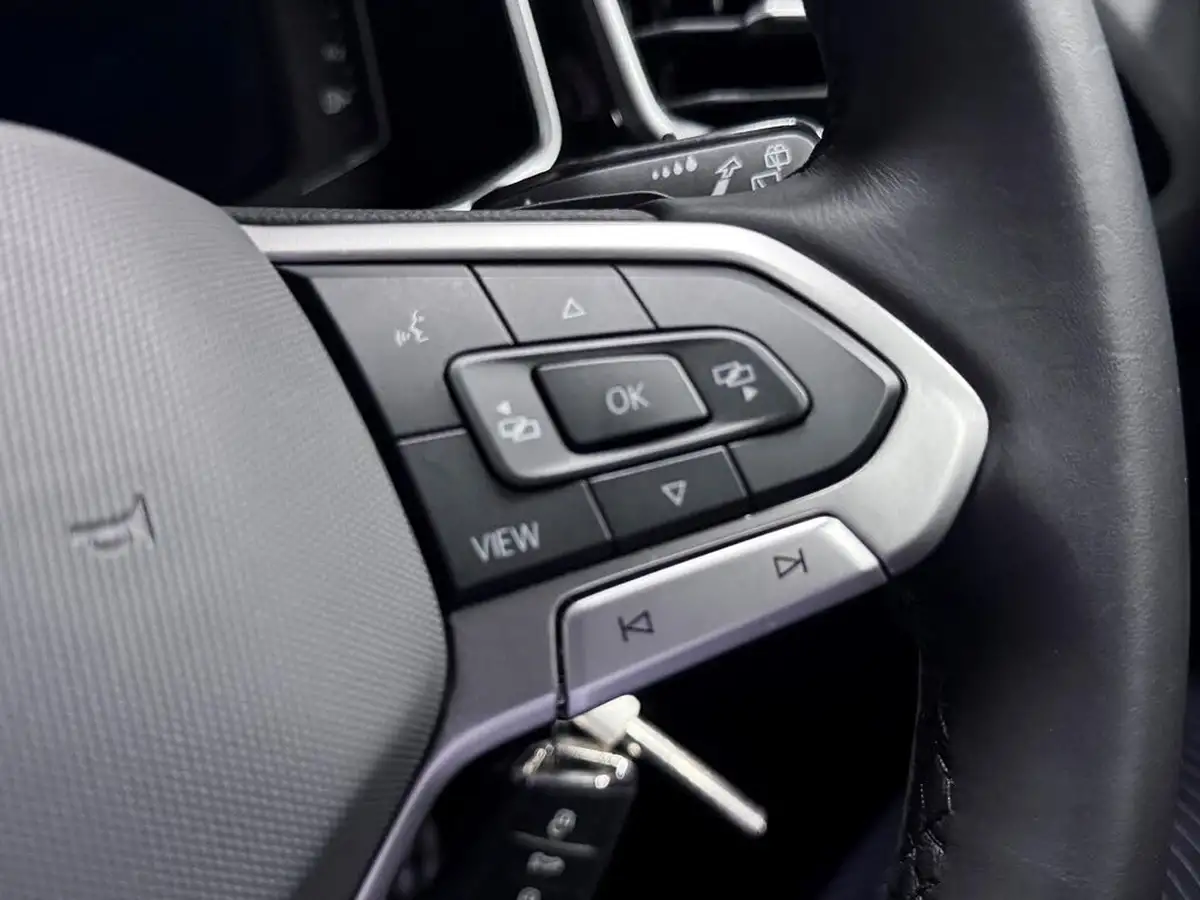 2024-volkswagen-t-roc-15-tsi-r-line-hatchback-5d-dsg-big-31