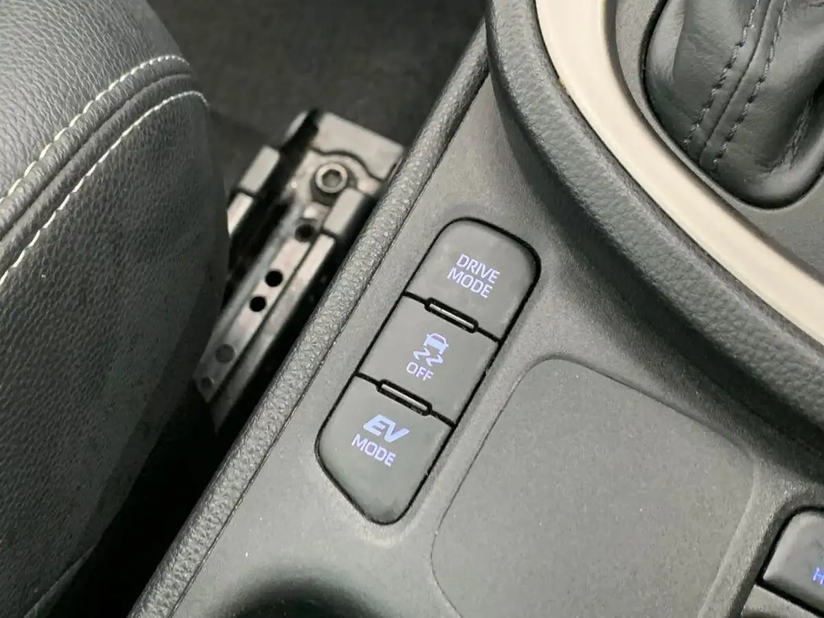 2022-toyota-yaris-cross-15-vvt-i-excel-awd-i-big-19