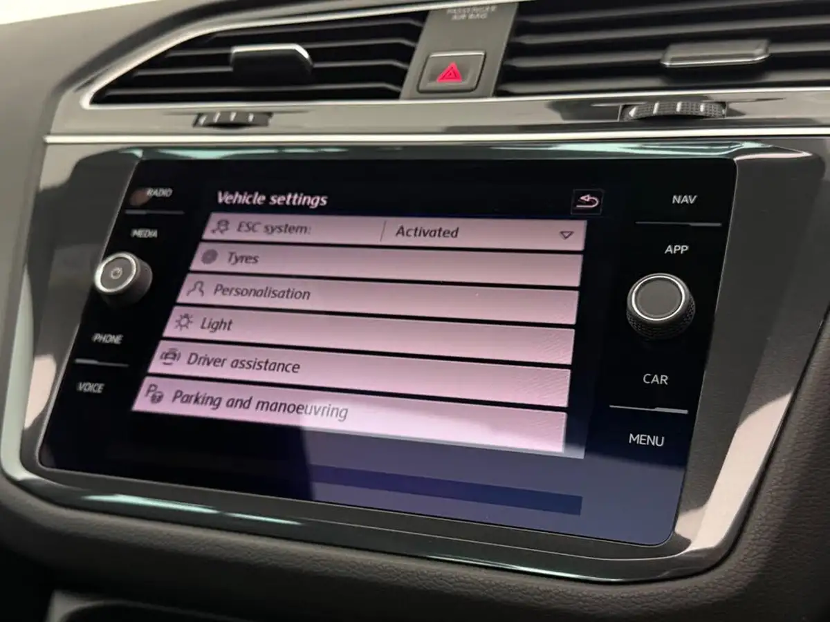 2017-volkswagen-tiguan-20-tsi-r-line-dsg-big-33