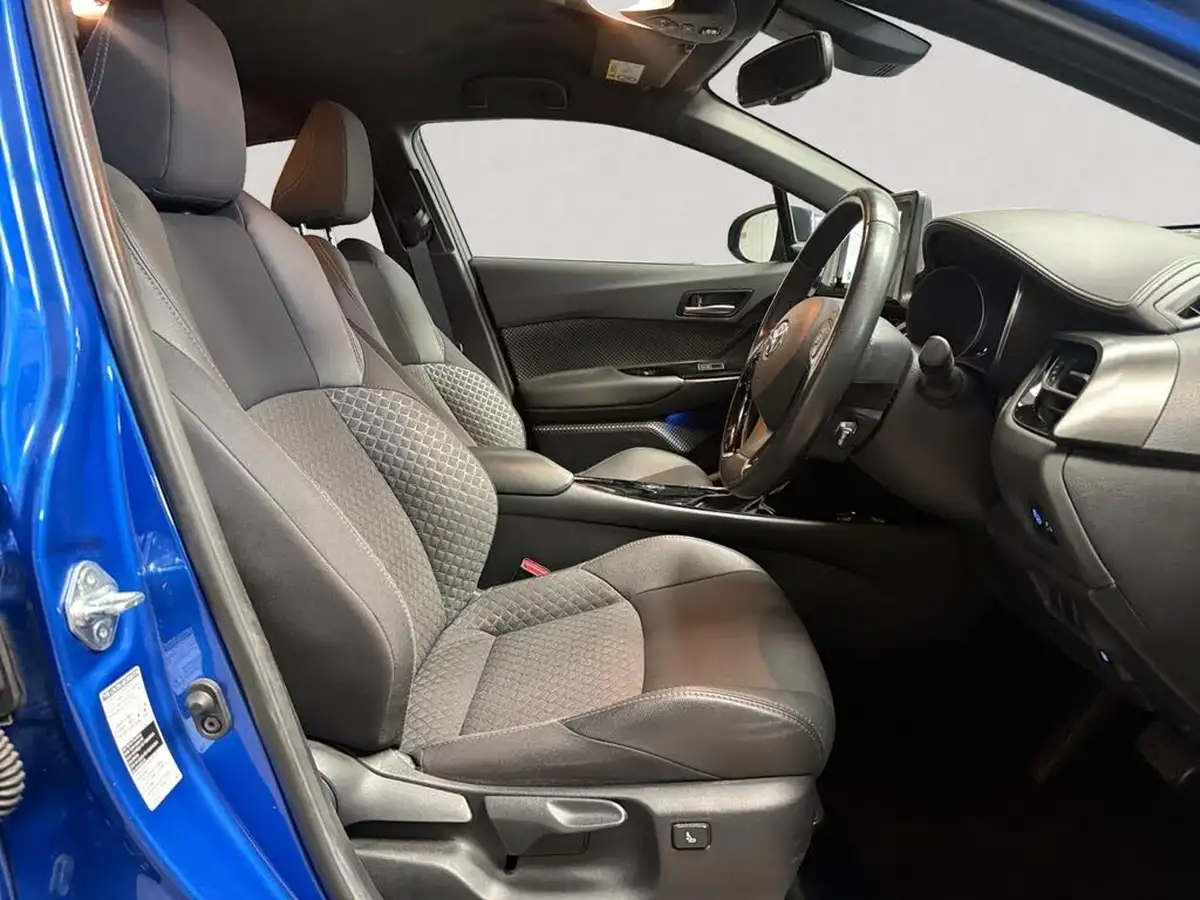 2022-toyota-c-hr-18-vvt-i-design-big-12