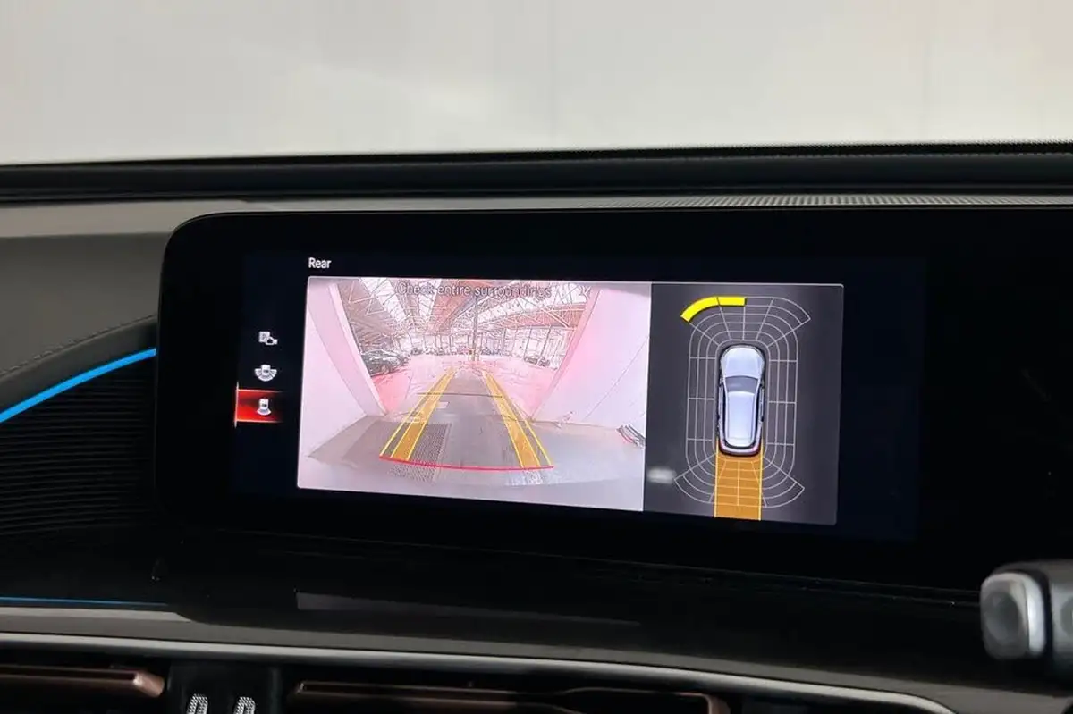 2020-mercedes-benz-eqc-e-eqc-400-amg-line-big-13
