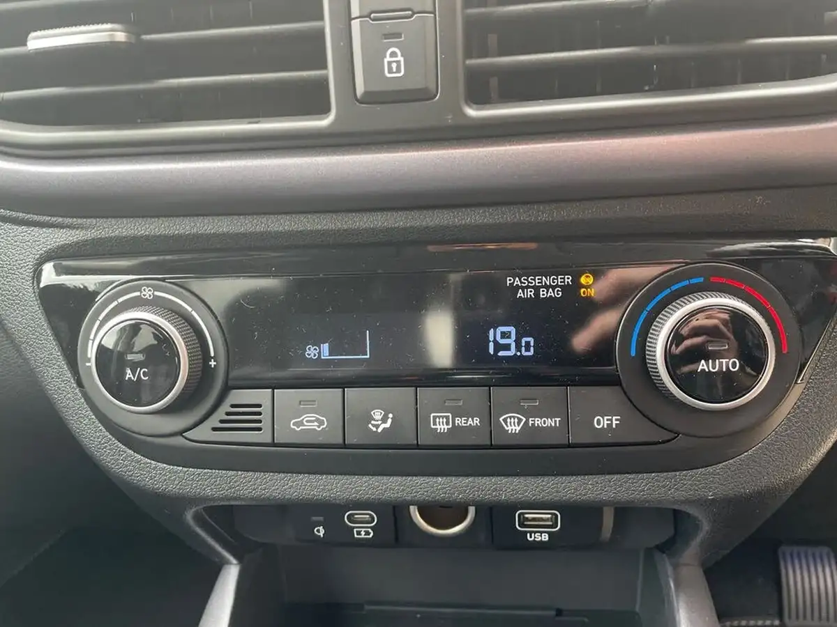 2025-hyundai-i10-12-premium-79ps-big-17