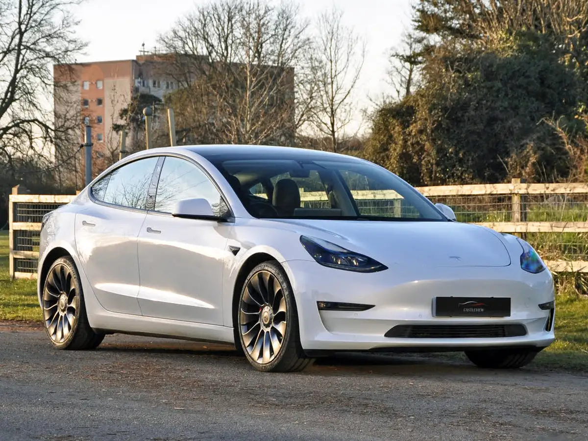 2021-tesla-model-3-e-performance-4x4-big-60