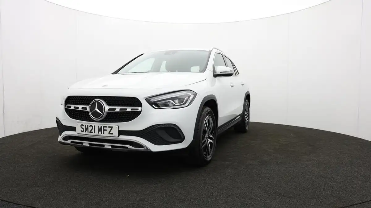 2021-mercedes-benz-gla-class-20d-gla-200d-sport-big-53
