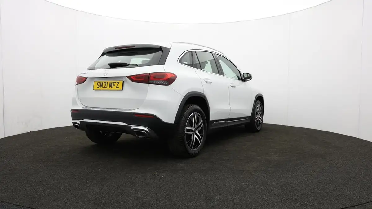 2021-mercedes-benz-gla-class-20d-gla-200d-sport-big-77