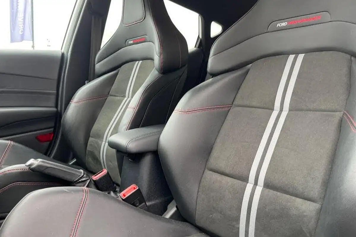 2023-ford-fiesta-15t-st-3-big-18