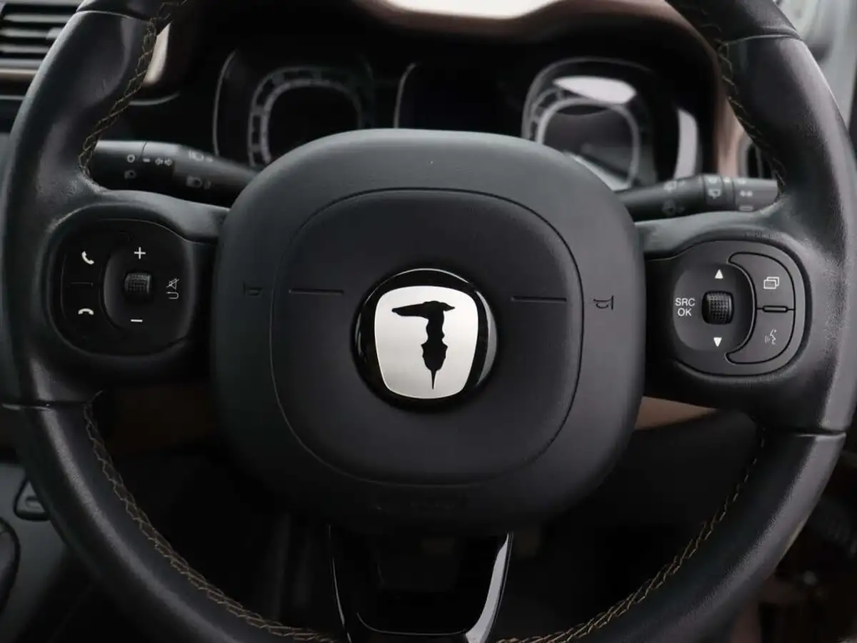 2021-fiat-panda-12-trussardi-big-31
