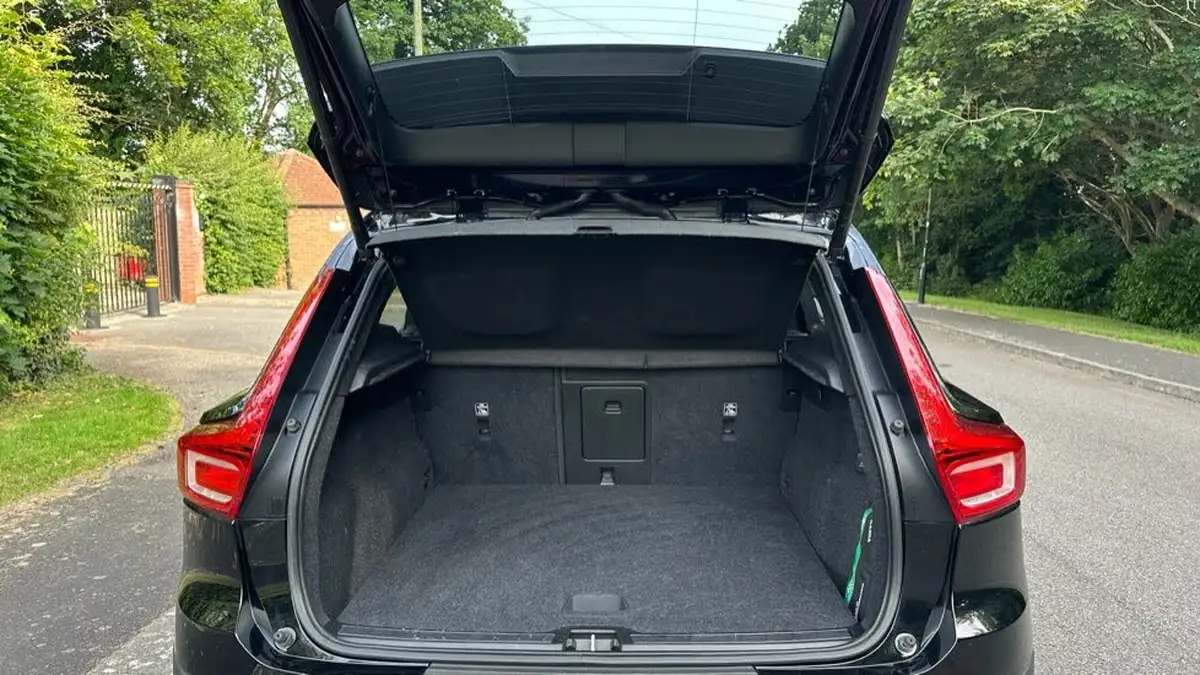 2021-volvo-xc40-15-t5-r-design-262bhp-big-12
