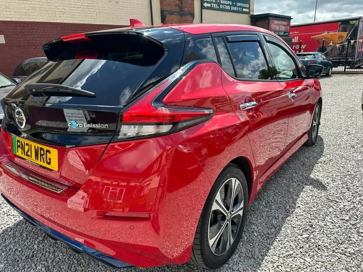 2021-nissan-leaf-e-tekna-big-14