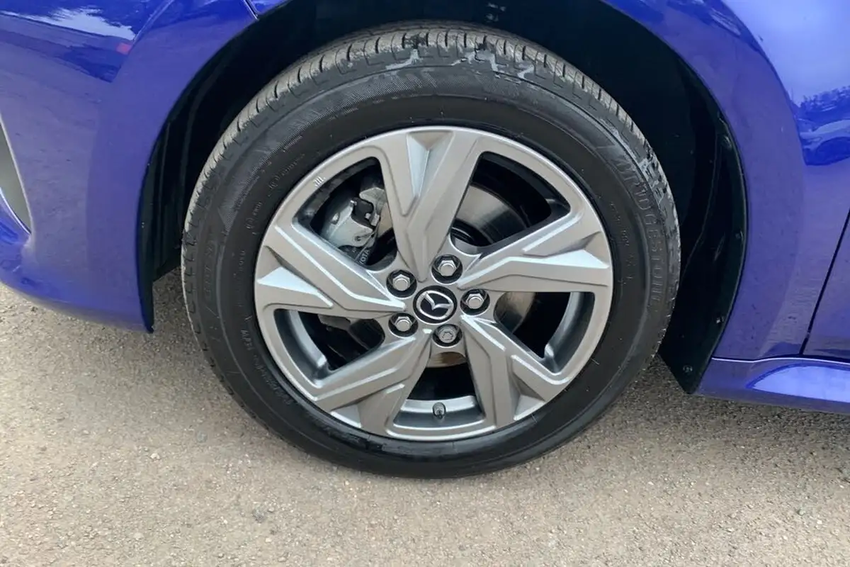 2024-mazda-mazda2-15-exclusive-line-big-8