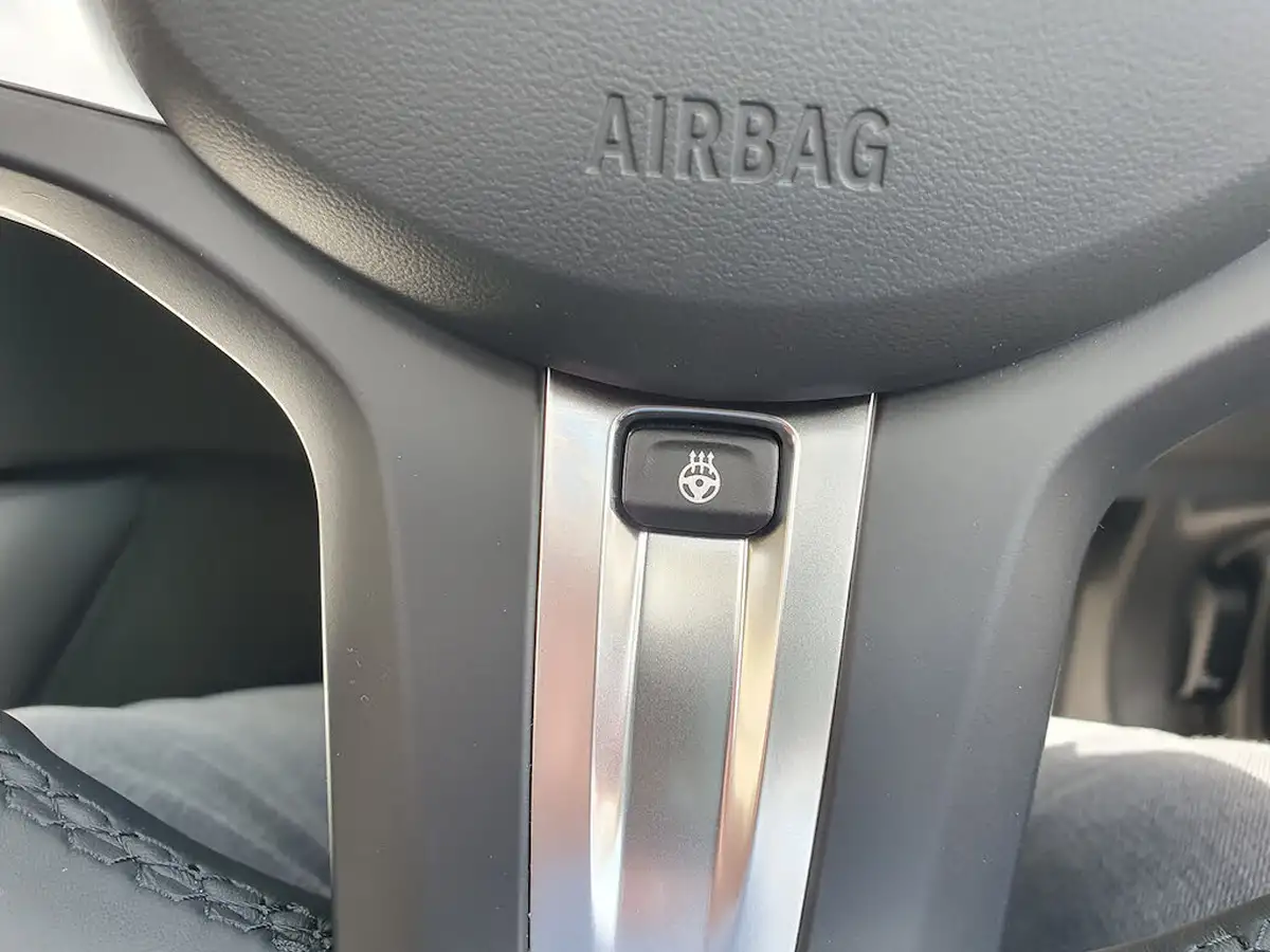 2024-bmw-2-series-30-m240i-big-28