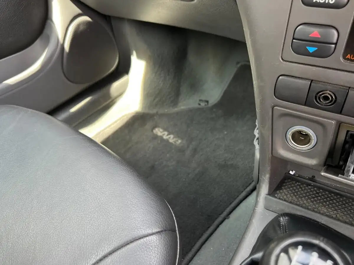 2001-saab-9-3-20-se-convertible-2d-big-19
