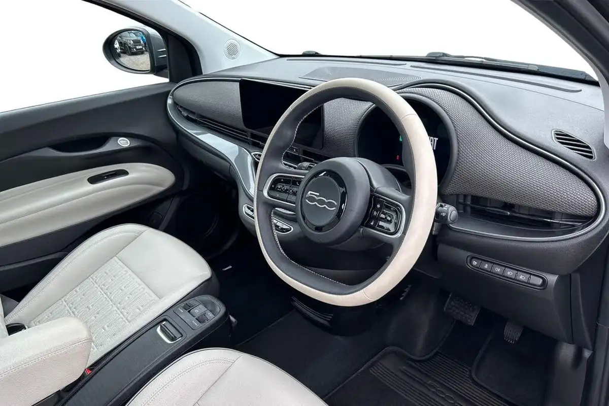 2022-fiat-500-e-la-prima-big-5