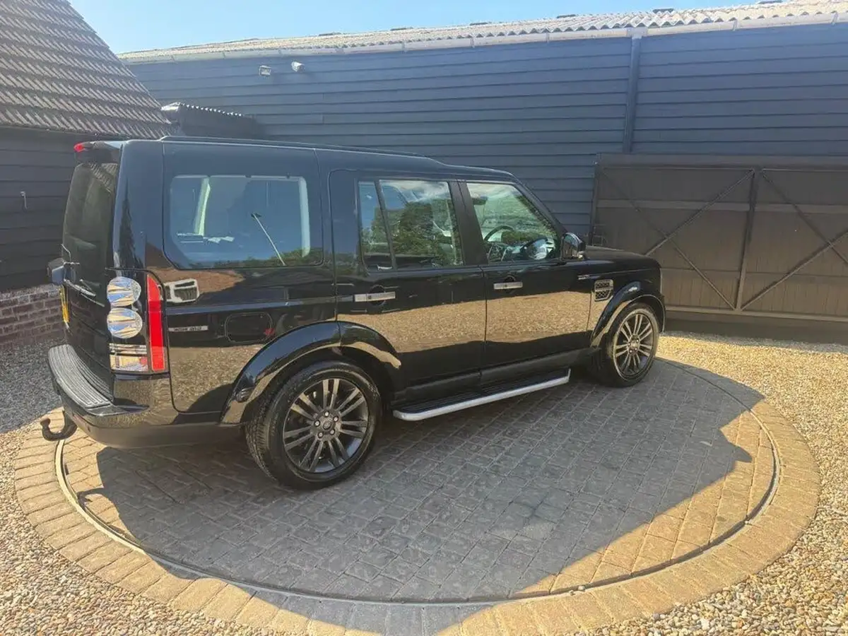 2016-land-rover-discovery-4-30-sd-v6-graphite-big-6