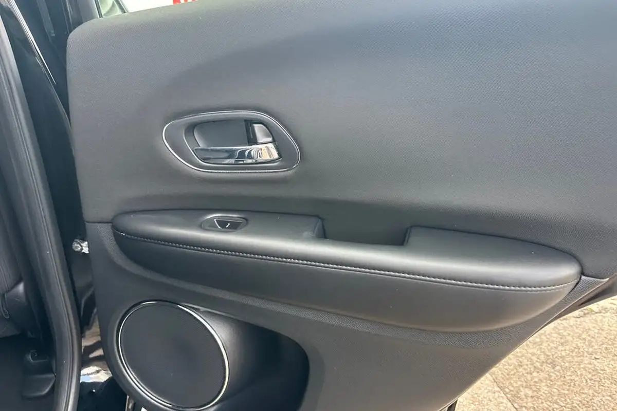 2018-honda-hr-v-16-i-dtec-se-navi-big-31