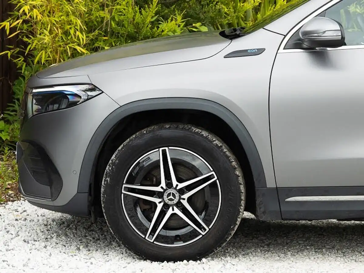 2021-mercedes-benz-eqa-e-eqa-250-amg-line-big-19
