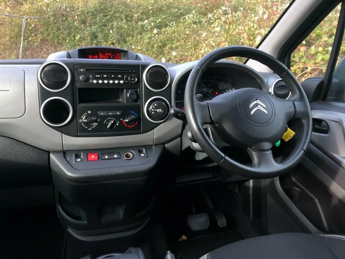 2016-citroen-berlingo-16bluehdi-multispace-feel-edition-102ps-ss-etg6-big-17