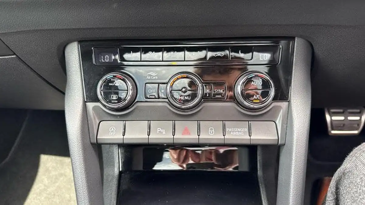 2022-skoda-karoq-15-tsi-sportline-dsg-big-34