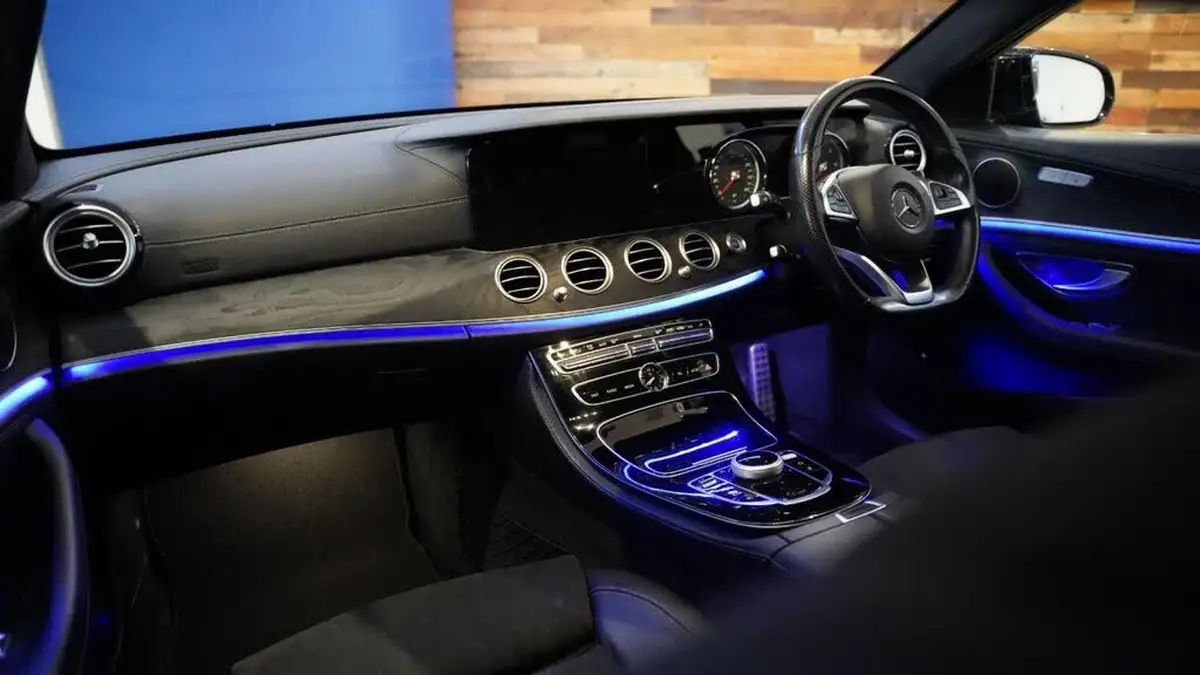 2017-mercedes-benz-e-class-20d-e220d-amg-line-ss-estate-5d-big-31