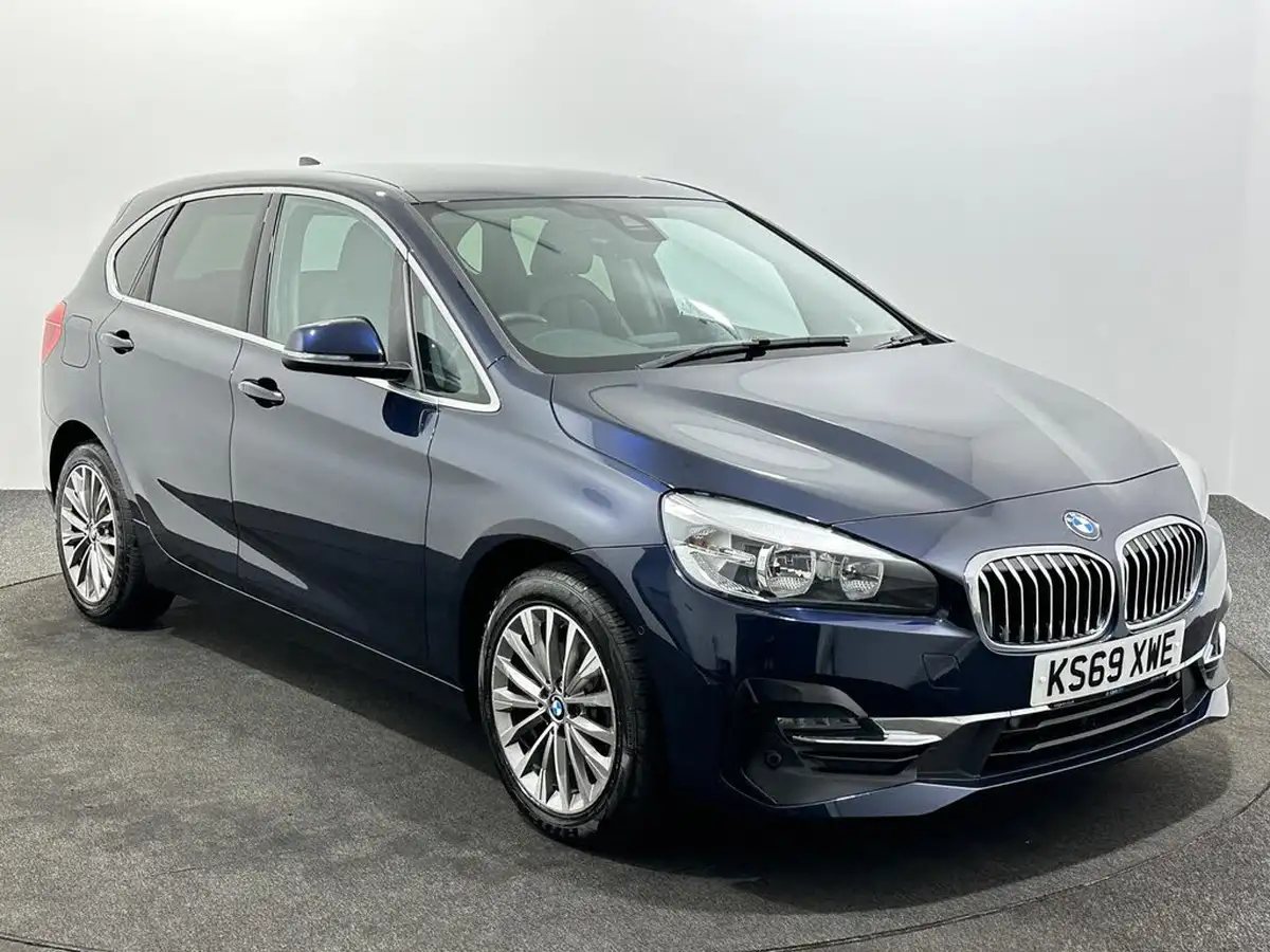 2019-bmw-2-series-15-218i-luxury-ss-active-dct-big-0