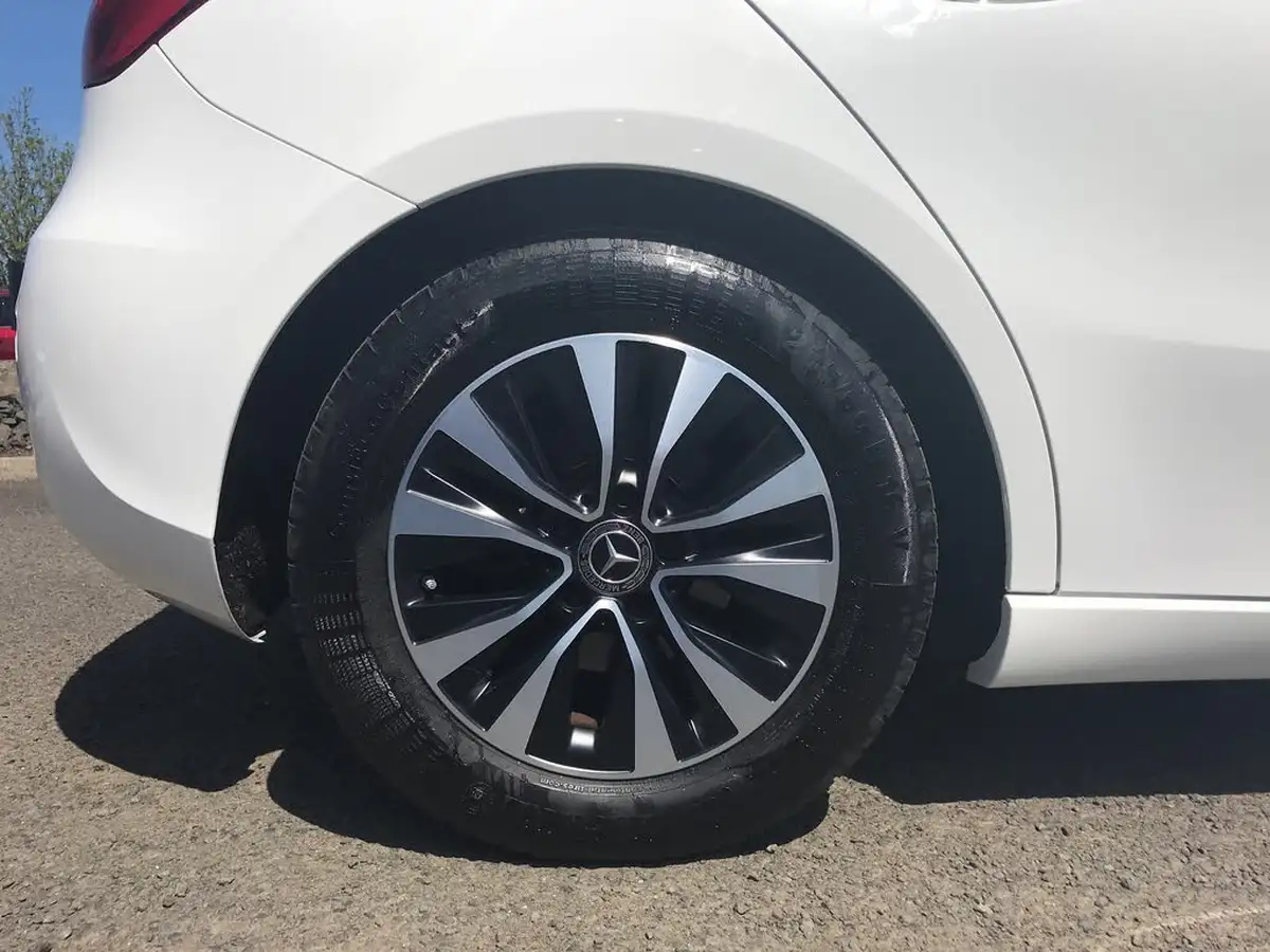2020-mercedes-benz-a-class-13-a180-se-7g-dct-big-11