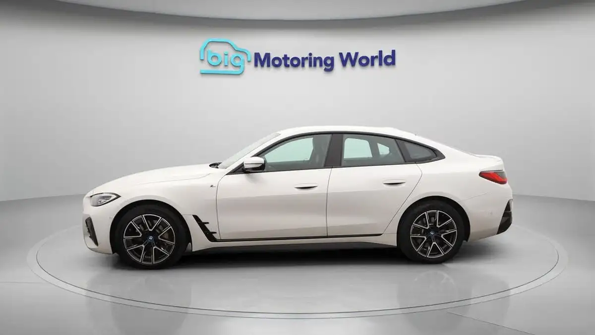 2022-bmw-i4-e-edrive40-m-sport-big-4