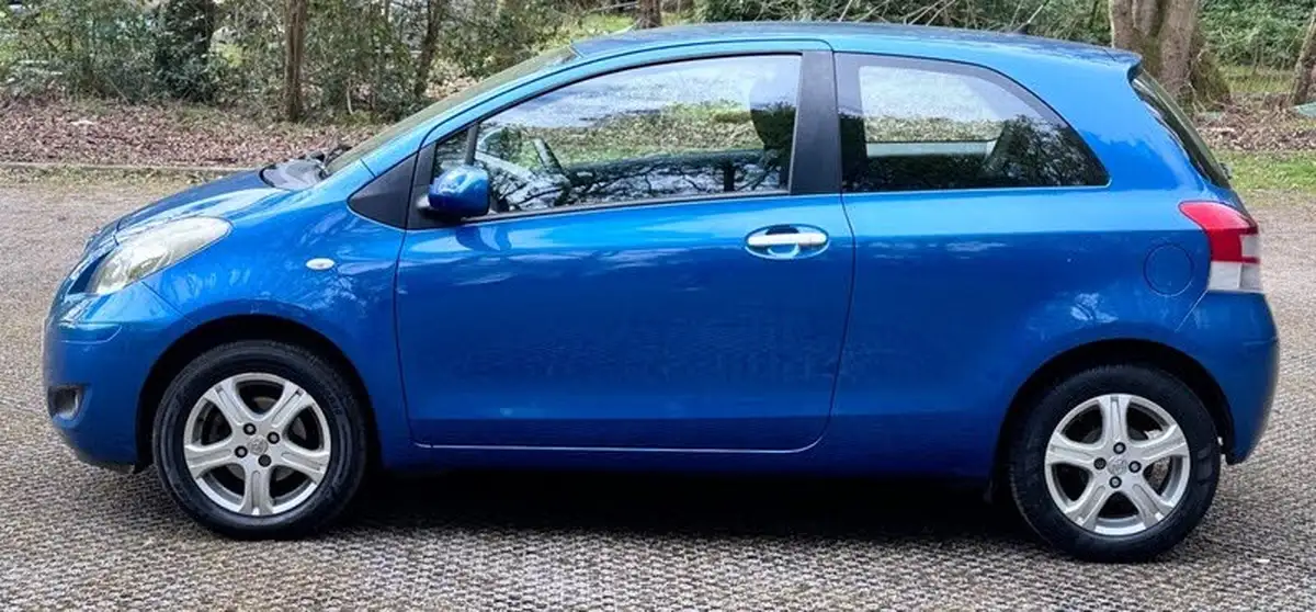 2010-toyota-yaris-10-tr-3d-big-9