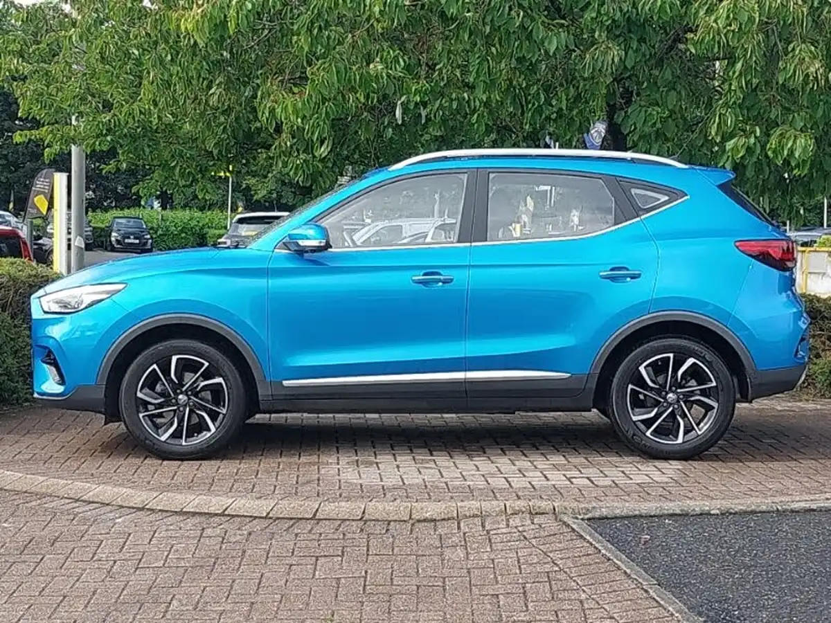 2022-mg-zs-suv-10t-gdi-exclusive-big-3