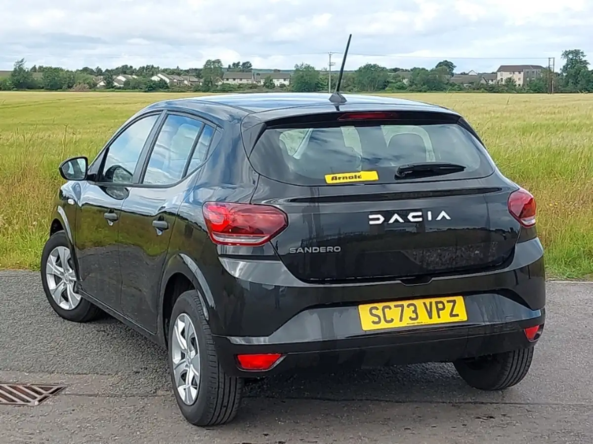 2024-dacia-sandero-10-tce-essential-90bhp-big-1