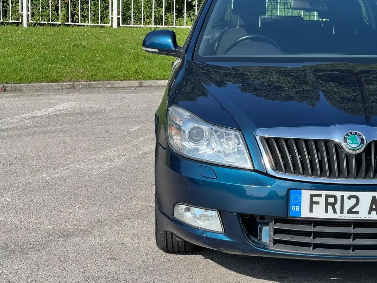 2012-skoda-octavia-16td-elegance-105ps-estate-dsg-big-17
