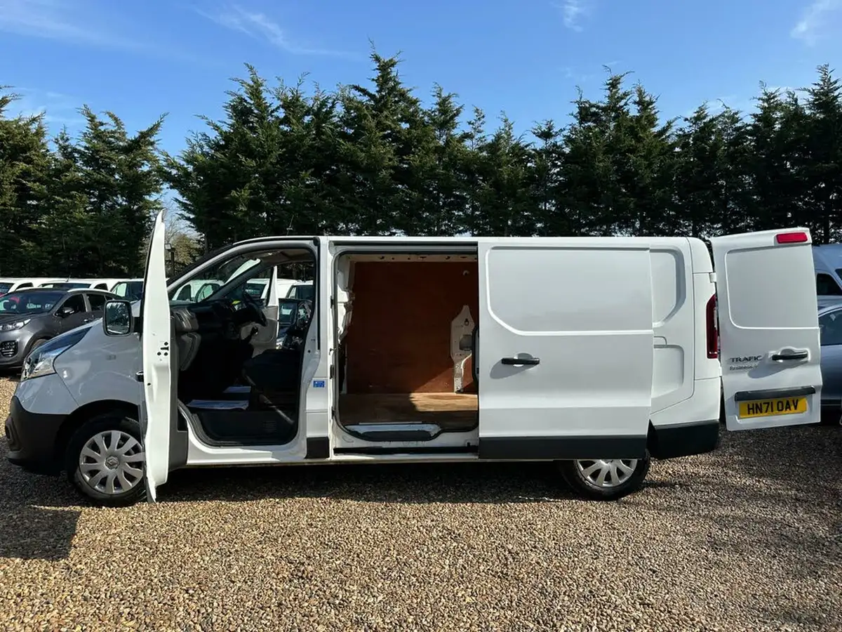 2021-renault-trafic-20dci-ll30-energy-120-business-panel-big-17