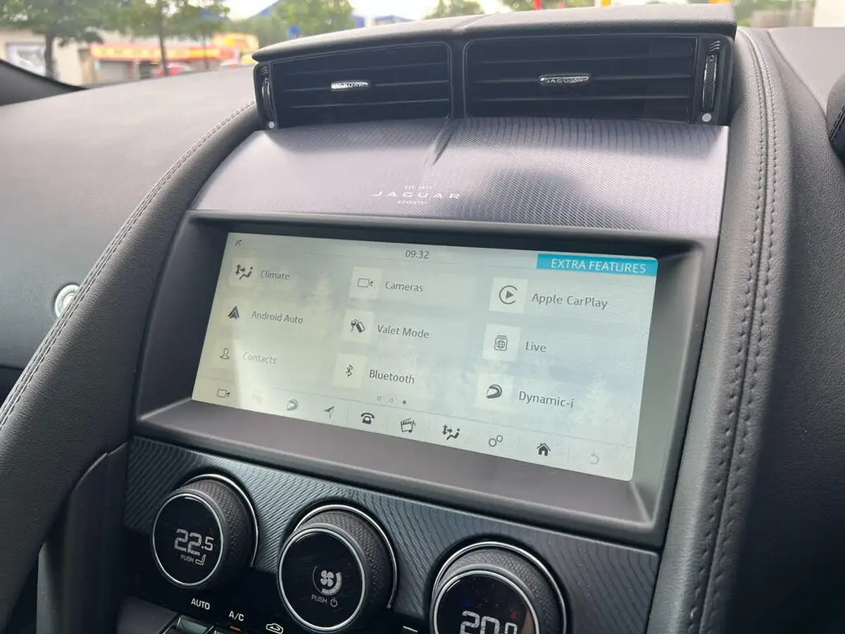 2021-jaguar-f-type-50-v8-sc-reims-edition-big-28