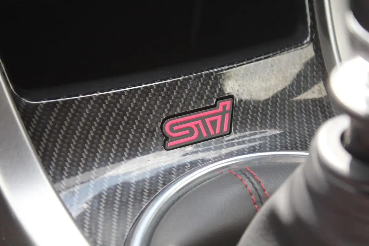 2016-subaru-wrx-25-sti-type-uk-big-34