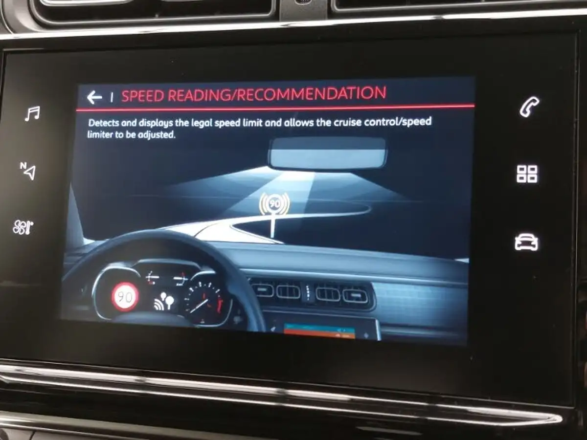 2024-citroen-c3-12-puretech-plus-110ps-eat6-big-13