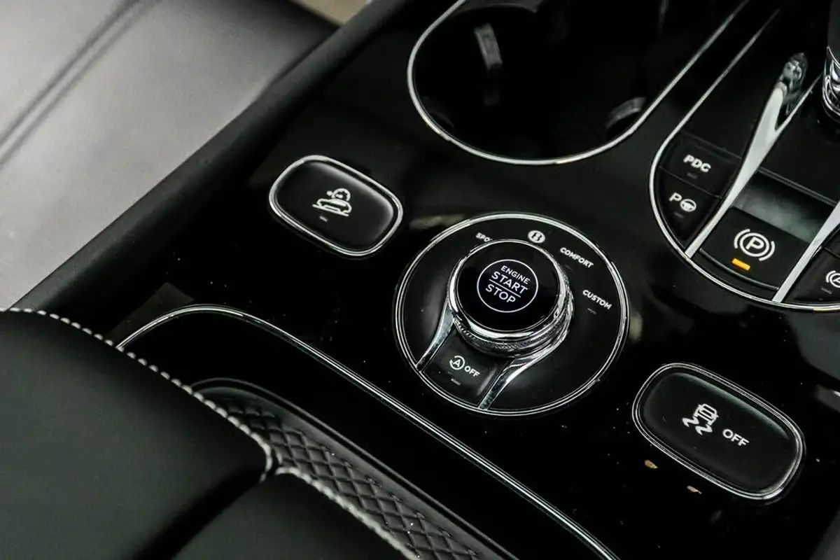 2024-bentley-bentayga-big-40
