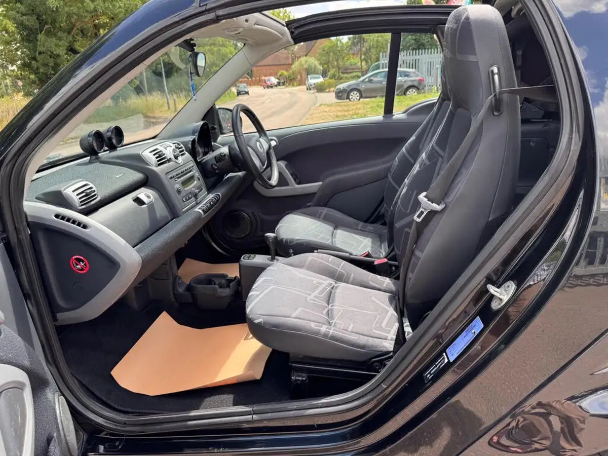 2010-smart-fortwo-10-passion-71bhp-cabriolet-big-18