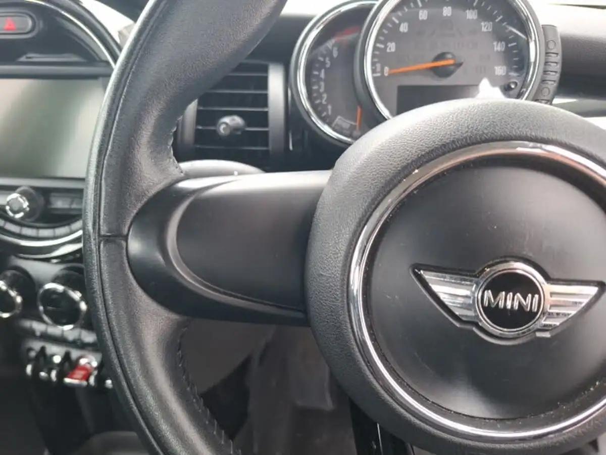 2017-mini-cooper-15-cooper-seven-5d-big-9