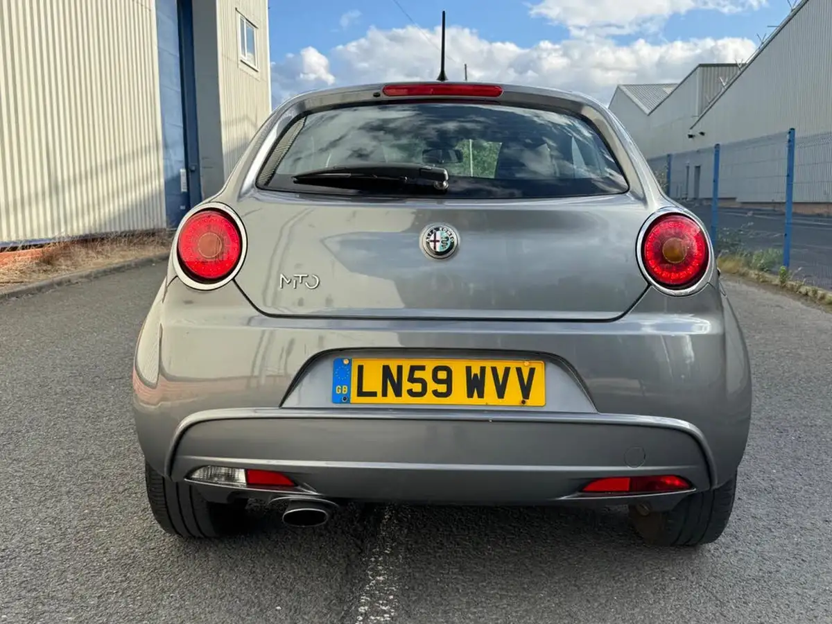 2009-alfa-romeo-mito-14-lusso-16v-big-10