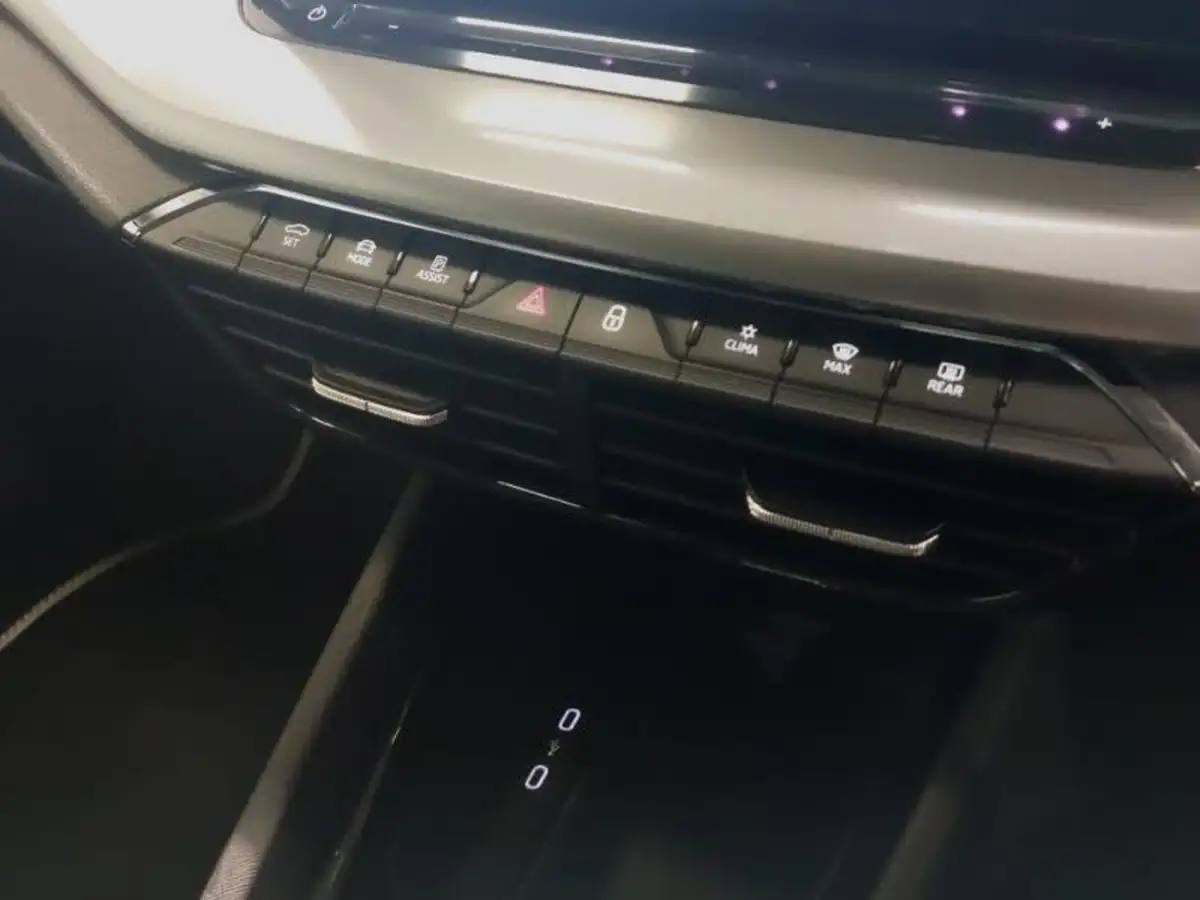 2021-skoda-octavia-14-tsi-se-technology-hatchback-big-12