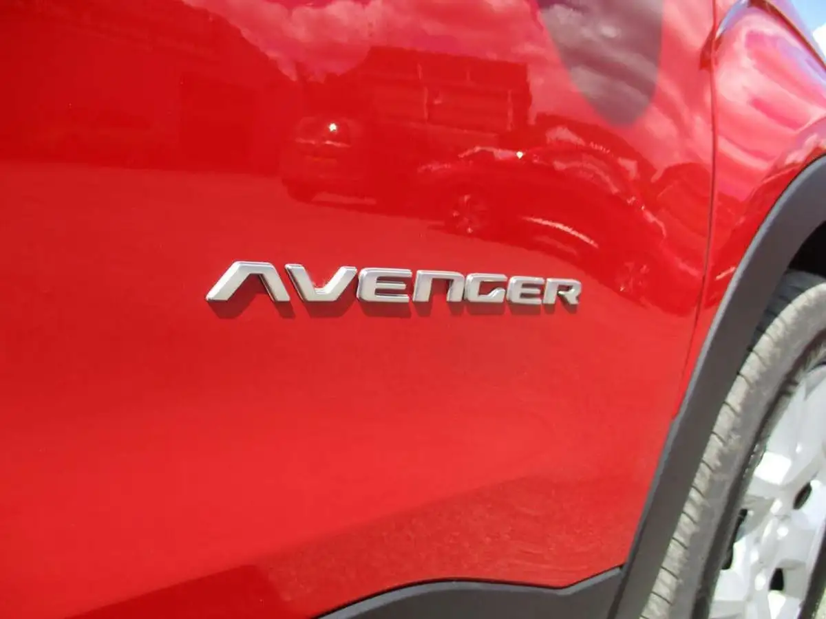 2024-jeep-avenger-12-gse-altitude-big-9