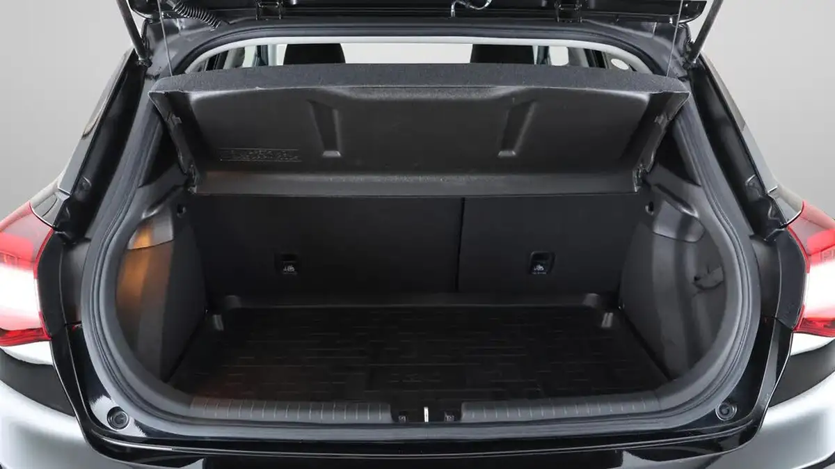 2019-hyundai-i20-12-premium-nav-mpi-hatchback-5d-big-16