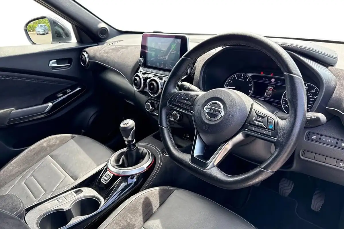 2022-nissan-juke-10-dig-t-tekna-big-12