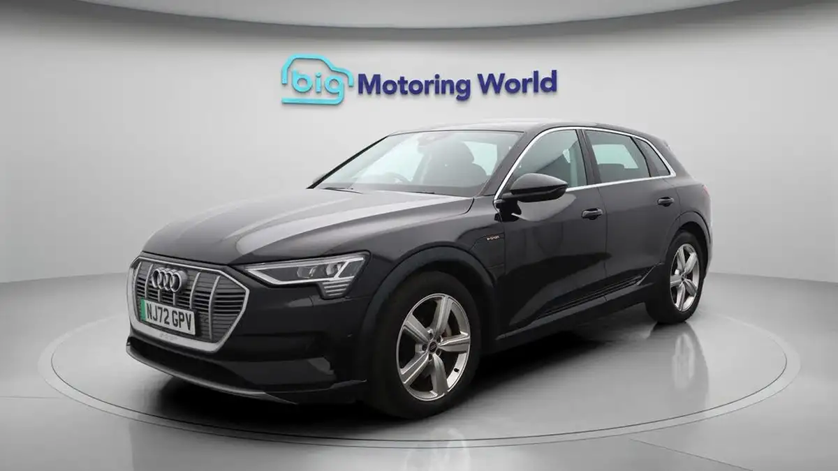 2022-audi-e-tron-55e-technik-station-wagon-big-3