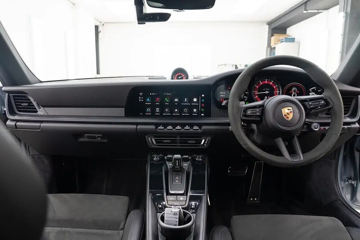 2022-porsche-911-30-carrera-gts-coupe-big-9