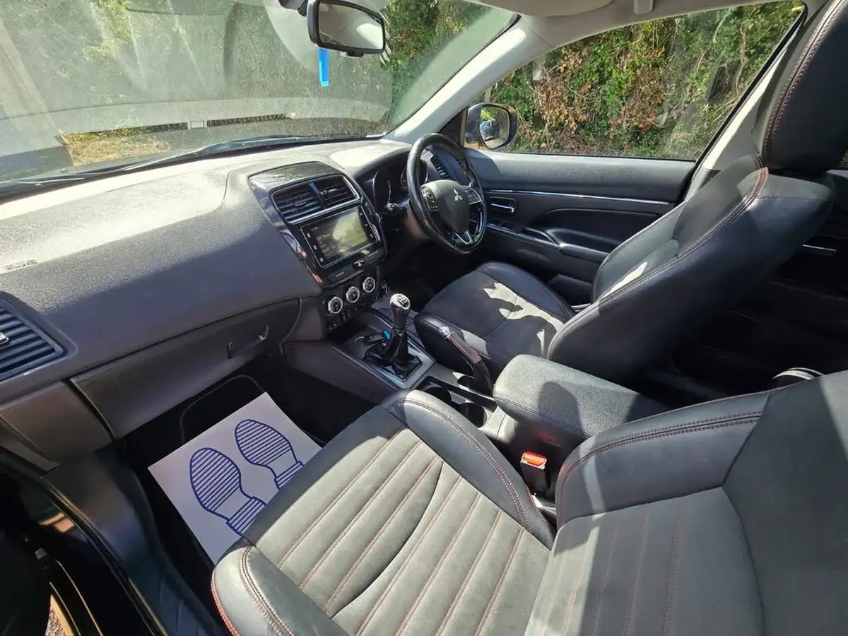 2019-mitsubishi-asx-16-black-big-13