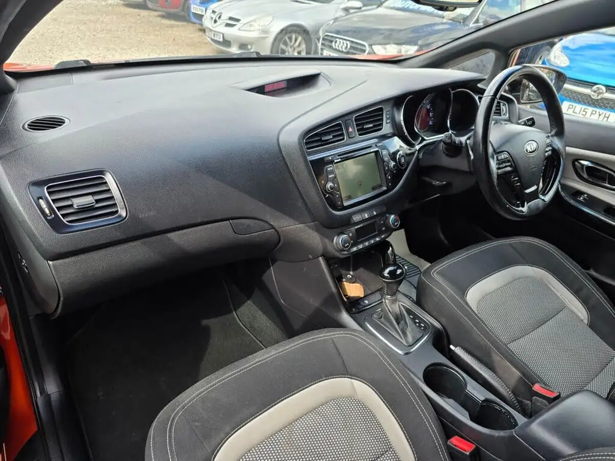 2014-kia-pro-ceed-16-se-dct-big-15