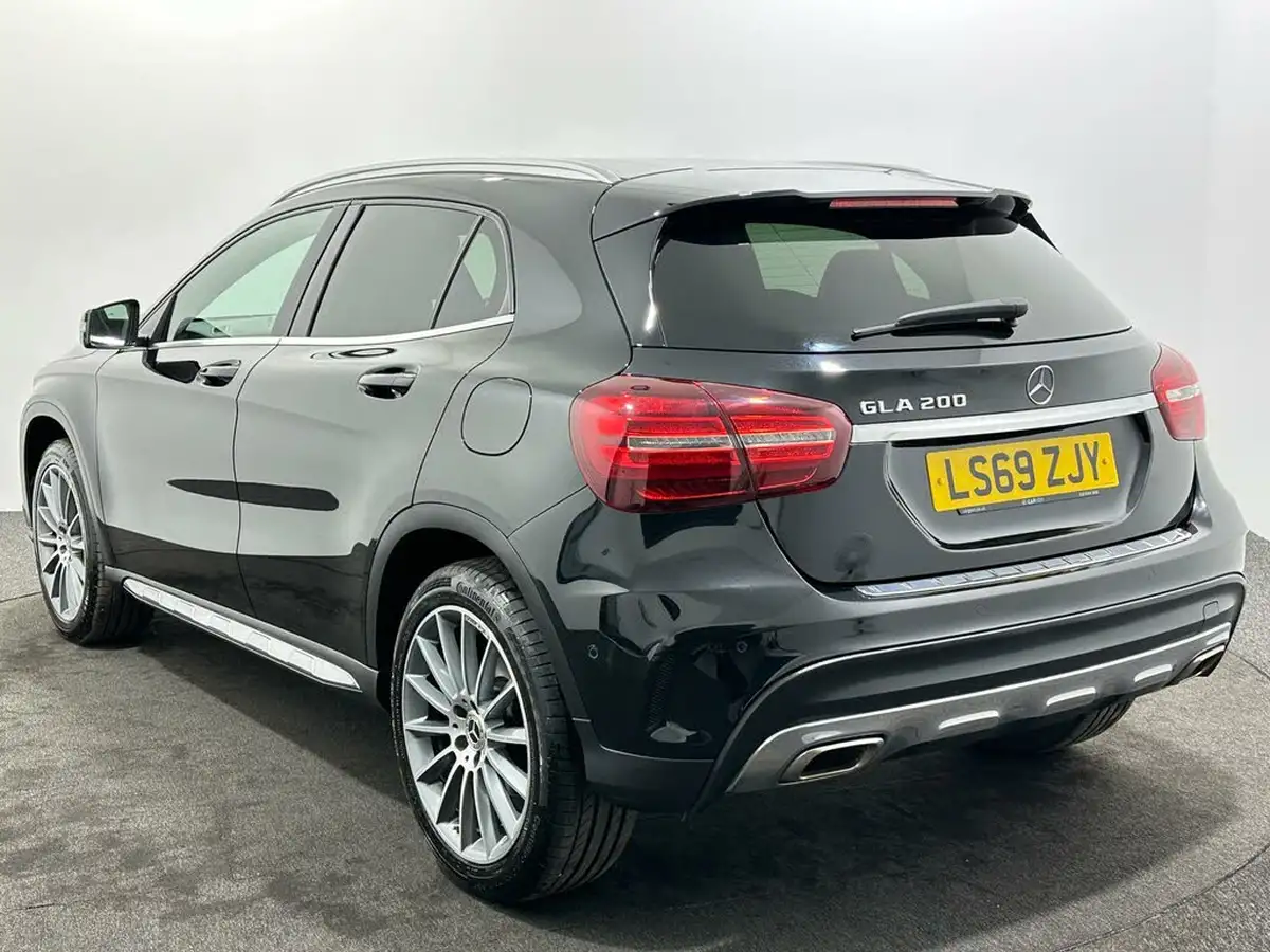 2019-mercedes-benz-gla-class-16-gla-200-amg-line-edition-7g-dct-big-4