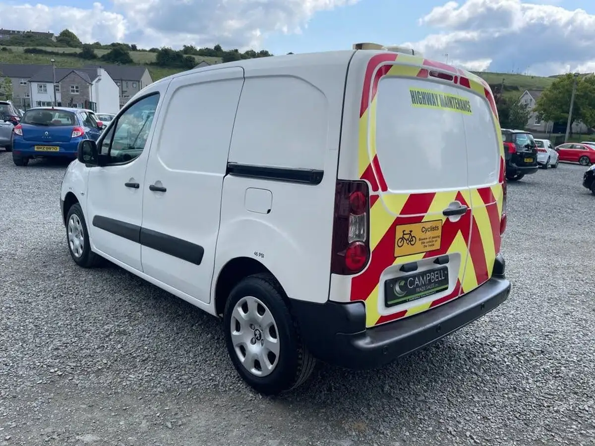 2018-peugeot-partner-16bluehdi-professional-l1-100pseu6-854-big-3