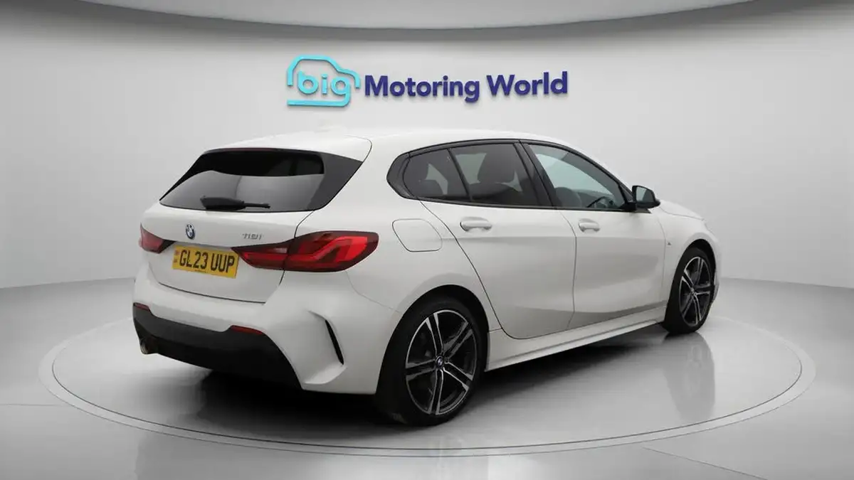 2023-bmw-1-series-15-118i-m-sport-lcp-dct-big-7