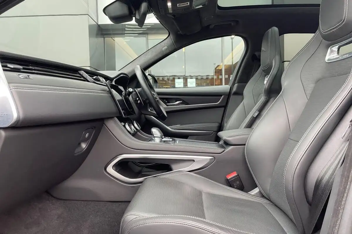 2023-jaguar-f-pace-20-p250-r-dynamic-hse-black-big-38